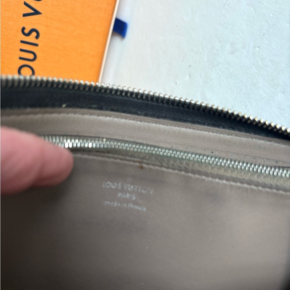 Authentic Louis Vuitton Portefeuille comet long wallet black - Picture 11 of 15